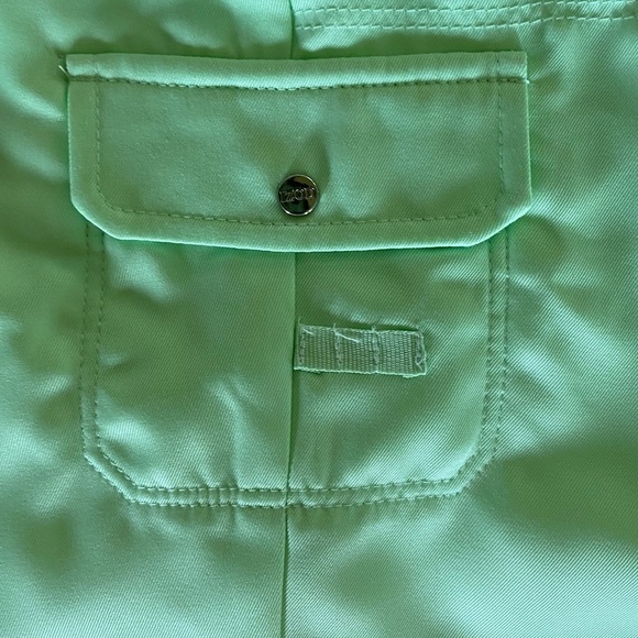 IZOD Green XFG Bermuda Golf Shorts, size 12 - Picture 4 of 7